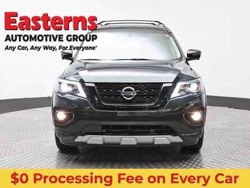 Used 2020 Nissan Pathfinder SL AWD/4WD image 2