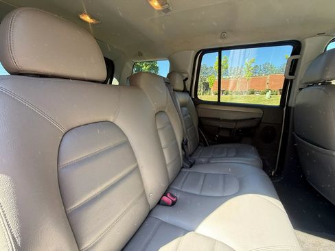 Used 2005 Ford Explorer Sport XLT image 20