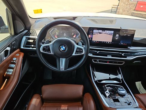 Used 2025 BMW X7 xDrive40i w/ Executive Package AWD/4WD image 9