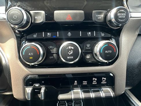 Used 2021 RAM 1500 Laramie AWD/4WD image 38