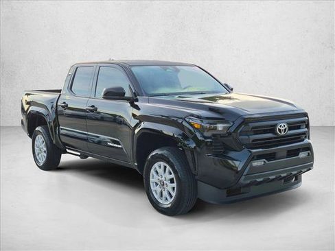 Certified 2025 Toyota Tacoma SR5 AWD/4WD image 3