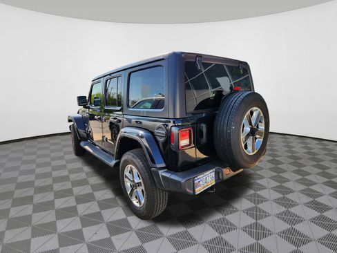 Used 2022 Jeep Wrangler Unlimited Sahara AWD/4WD image 3