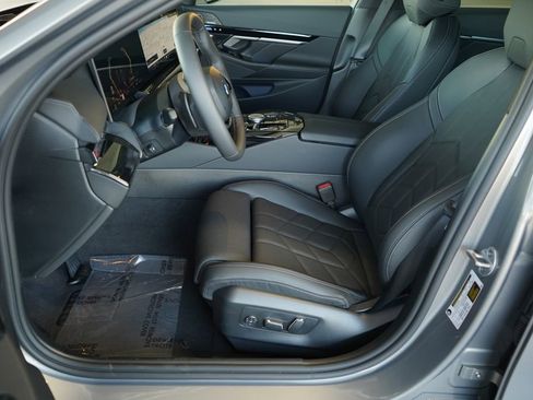 Used 2026 BMW 530i w/ Premium Package RWD image 10