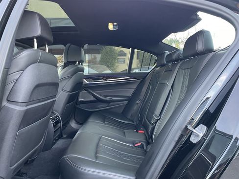 Used 2018 BMW M550i xDrive image 16