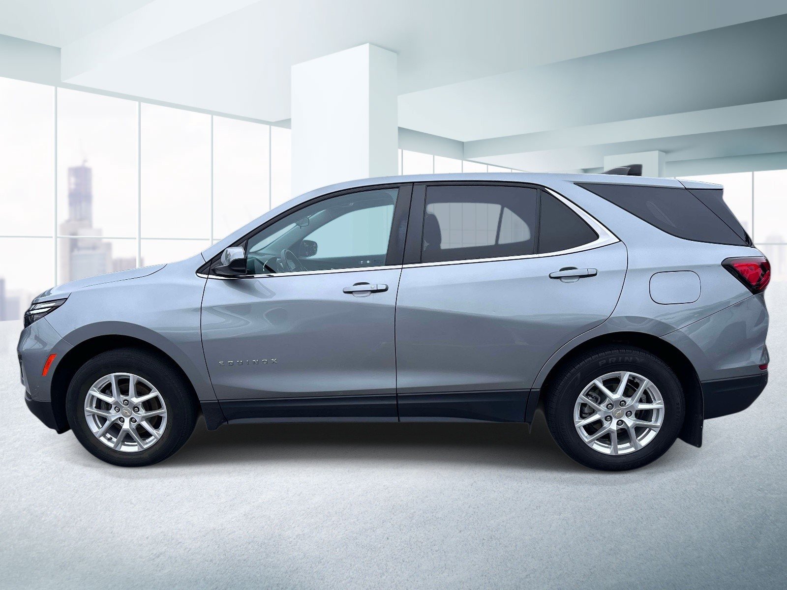 Used 2024 Chevrolet Equinox LT AWD/4WD image 2