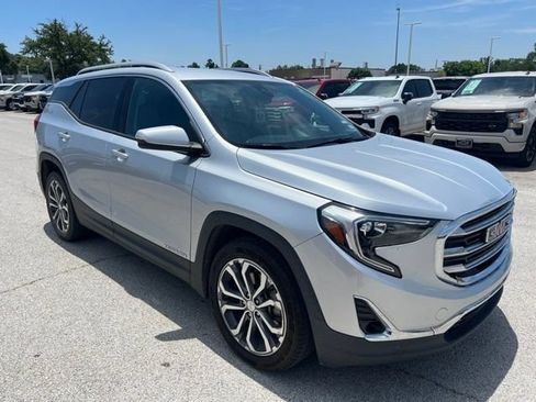 Used 2020 GMC Terrain SLT w/ Preferred Package FWD image 1