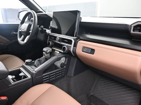 New 2026 Toyota 4Runner Limited image 18