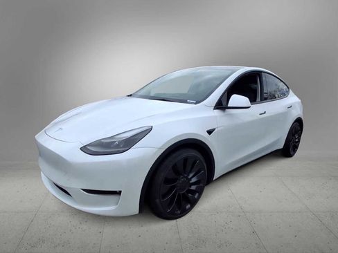 Used 2022 Tesla Model Y Performance image 4