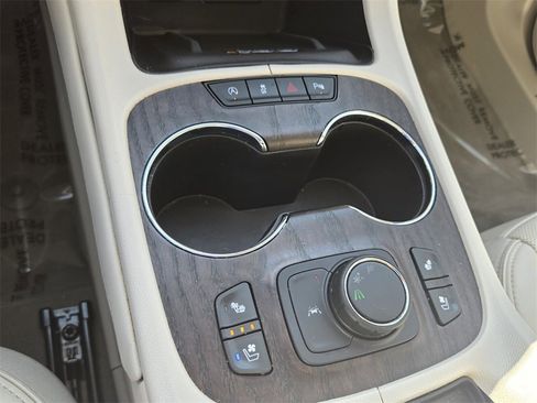 Used 2023 GMC Acadia Denali w/ Denali Technology Package image 19