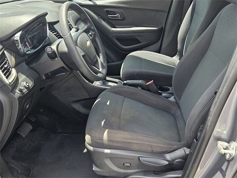 Used 2020 Chevrolet Trax LS image 4