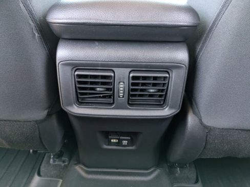 Used 2021 Toyota RAV4 XLE image 18