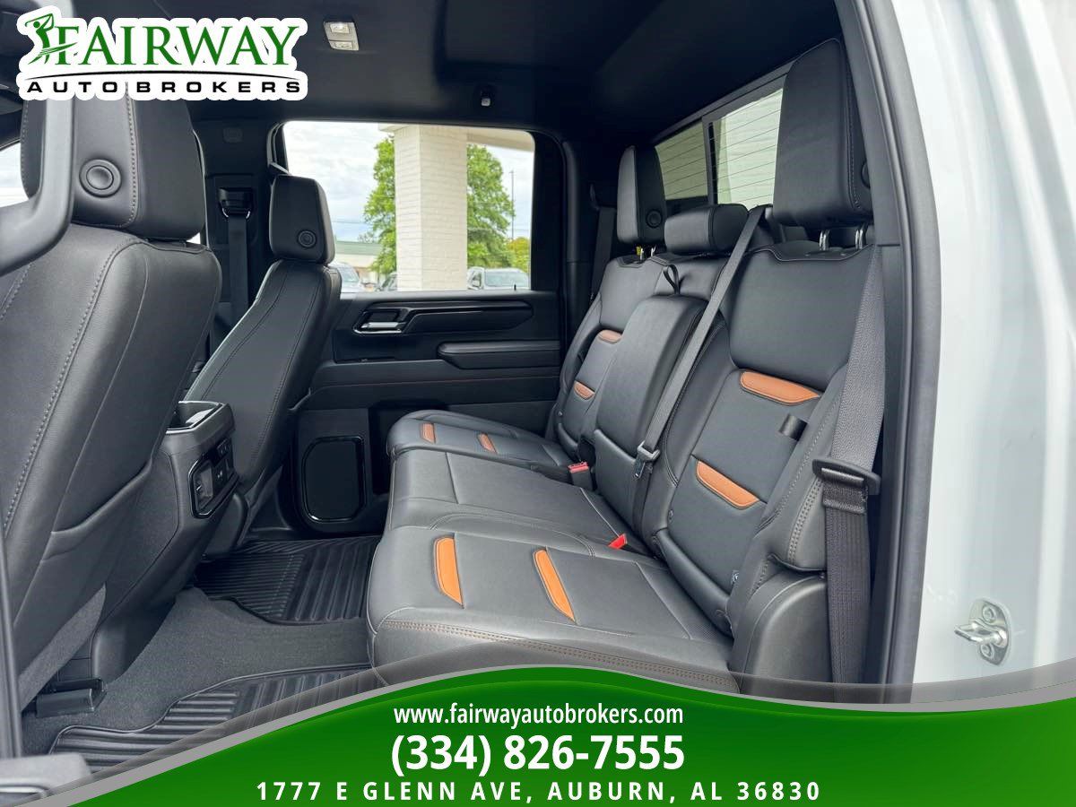 Used 2025 GMC Sierra 2500 AT4 w/ AT4 Premium Plus Package AWD/4WD image 11