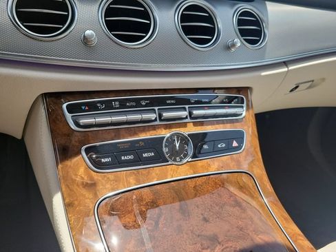 Used 2019 Mercedes-Benz E 300 4MATIC image 22