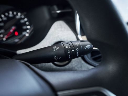 Used 2023 Jeep Compass Sport image 39