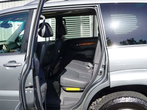 Used 2004 Lexus GX 470 AWD/4WD image 28