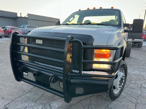Used 2008 Ford F550 4x4 Regular Cab Super Duty image 2