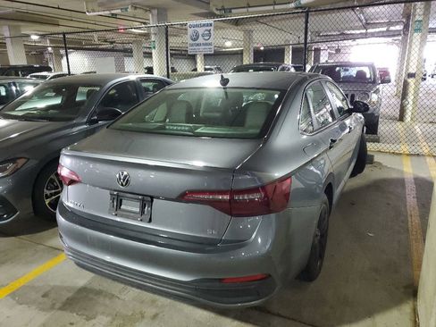 Used 2023 Volkswagen Jetta SE w/ Panoramic Sunroof Package FWD image 13