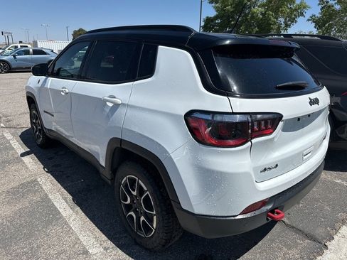 Used 2024 Jeep Compass Trailhawk AWD/4WD image 3