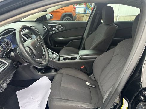 Used 2015 Chrysler 200 Limited w/ Convenience Group image 11