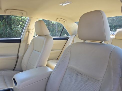 Used 2015 Toyota Camry LE image 22