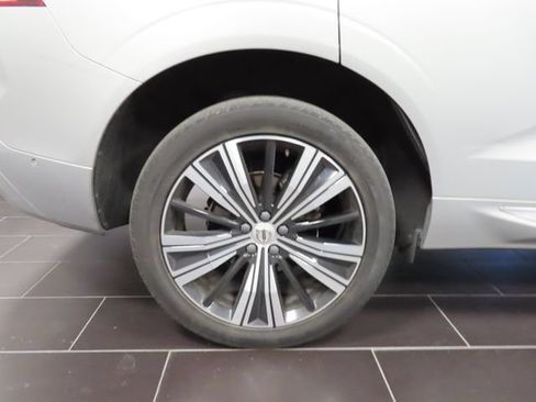 Used 2023 Volvo XC60 B5 Plus AWD/4WD image 16