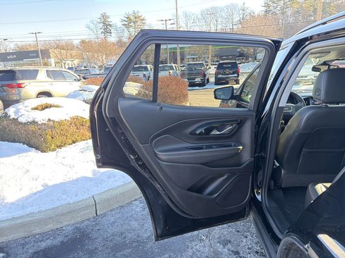 Certified 2022 GMC Terrain AT4 image 27
