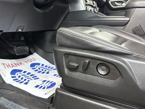 Used 2023 Chevrolet Suburban Z71 w/ Luxury Package image 11