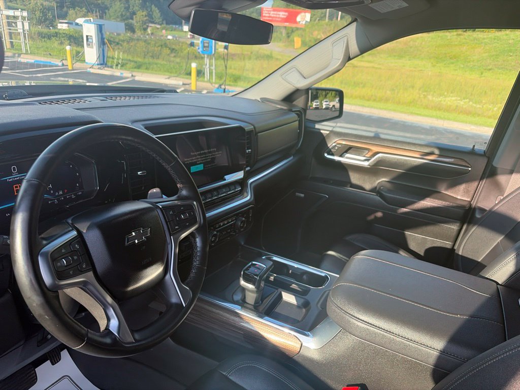 Used 2024 Chevrolet Silverado 1500 RST w/ Redline Edition AWD/4WD image 18