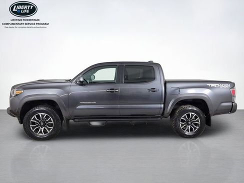 Used 2022 Toyota Tacoma TRD Sport w/ Technology Package image 6