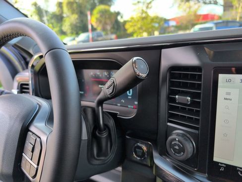 New 2026 Ford F250 Lariat w/ Black Appearance Package image 24