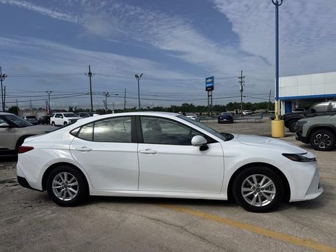 Used 2025 Toyota Camry LE FWD image 7
