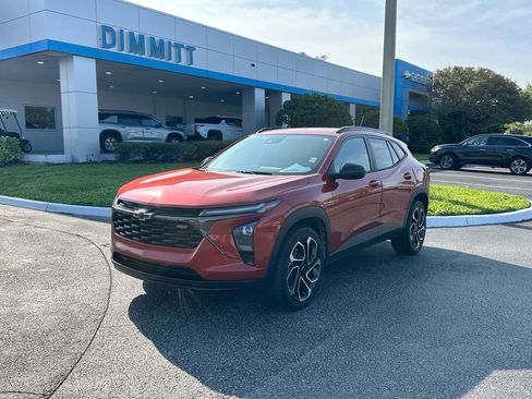 Used 2024 Chevrolet Trax RS w/ Sunroof Package image 1