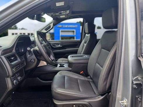 Used 2023 Chevrolet Tahoe Z71 w/ Luxury Package AWD/4WD image 7