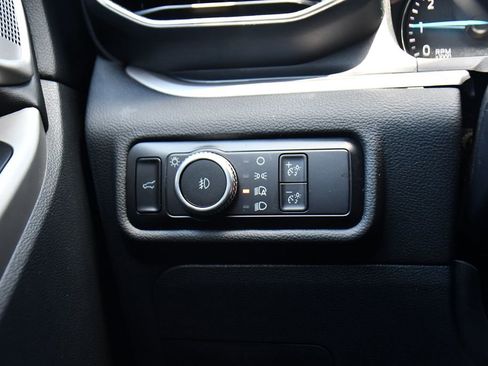 Used 2023 Ford Explorer XLT w/ Equipment Group 202A AWD/4WD image 38