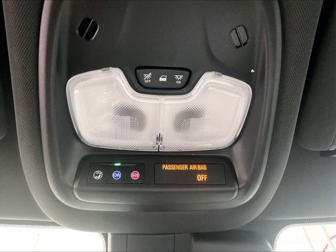 Used 2024 Chevrolet TrailBlazer RS w/ Driver Confidence Package image 26