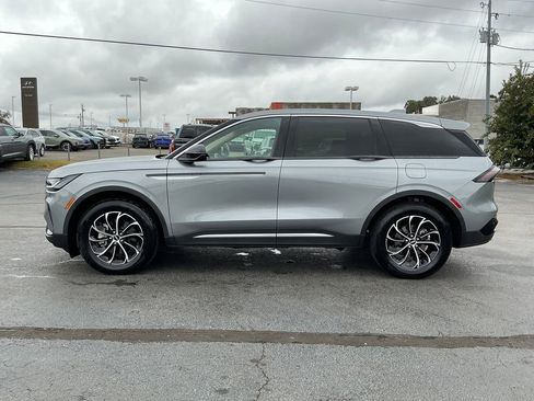 Certified 2025 Lincoln Nautilus Premier image 2