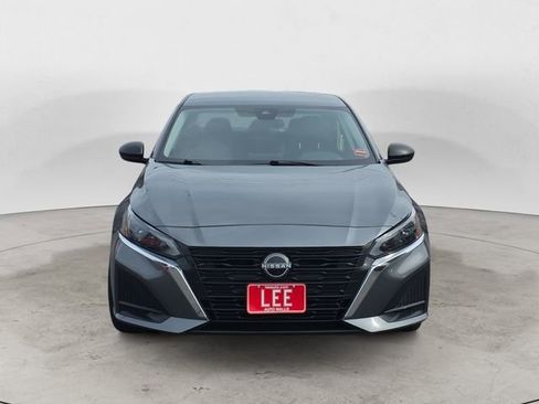 Used 2024 Nissan Altima 2.5 SV image 8