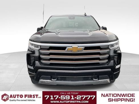 Used 2022 Chevrolet Silverado 1500 High Country w/ High Country Premium Package AWD/4WD image 2