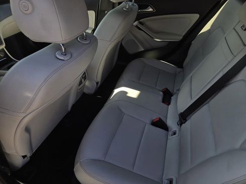 Used 2020 Mercedes-Benz GLA 250 image 12