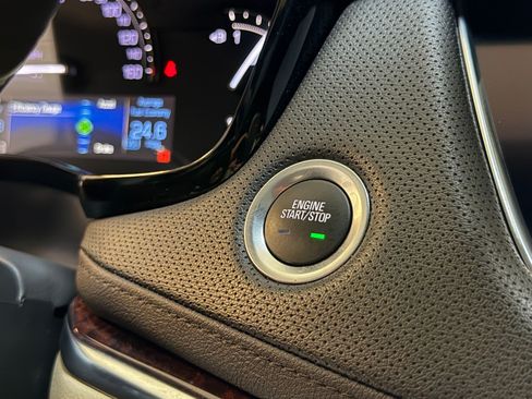 Used 2019 Cadillac XT5 Premium Luxury w/ Driver Assist Package FWD image 36