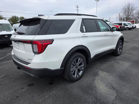 New 2026 Ford Explorer Active w/ Active Comfort Package image 5