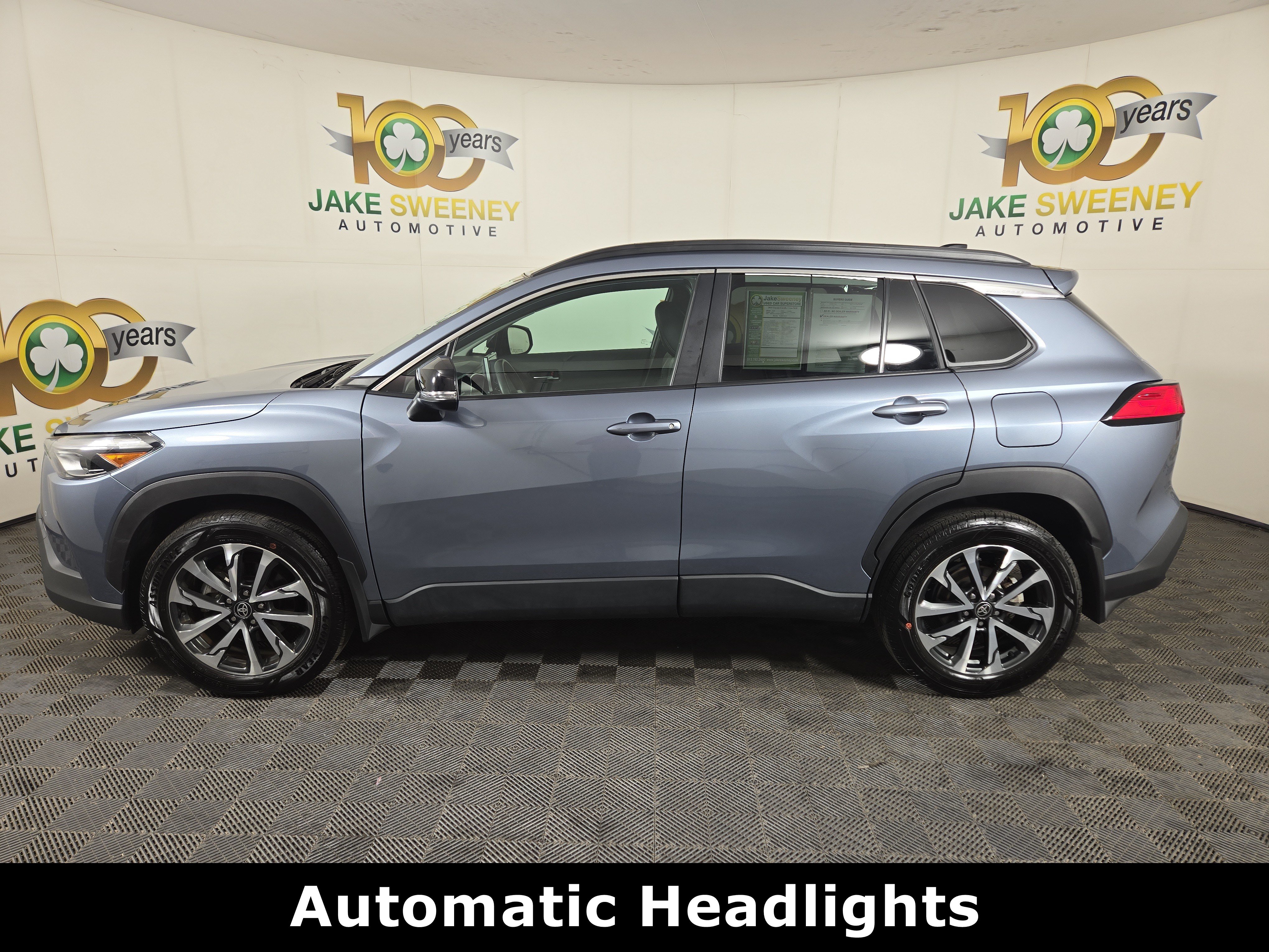 Used 2025 Toyota Corolla Cross XLE FWD image 4