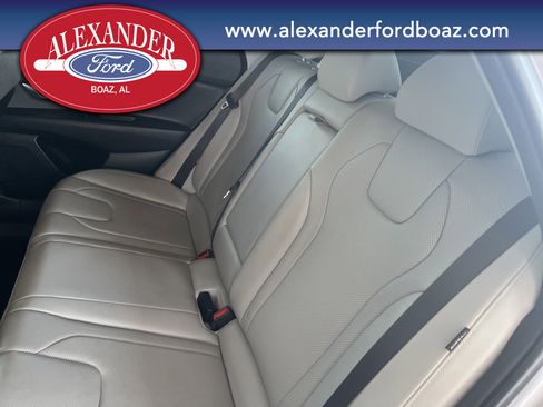 Used 2025 Hyundai Elantra Limited image 13