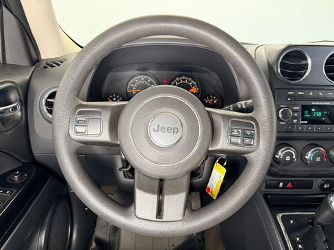 Used 2016 Jeep Patriot Sport w/ Power Value Group AWD/4WD image 13