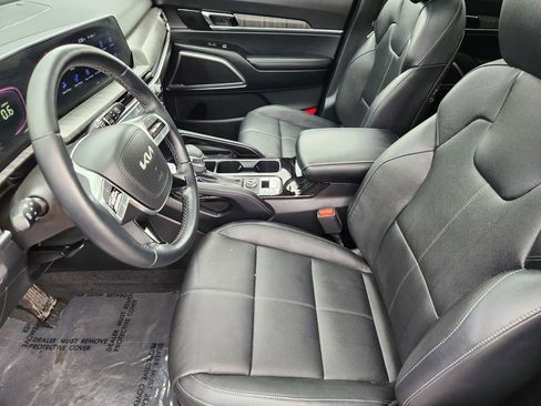 Certified 2025 Kia Telluride EX w/ EX Captain's Chair Package image 9
