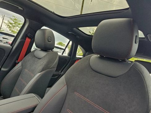 New 2026 Mercedes-Benz GLA 35 AMG 4MATIC image 18