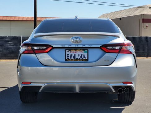 Used 2021 Toyota Camry SE w/ Convenience Package FWD image 5