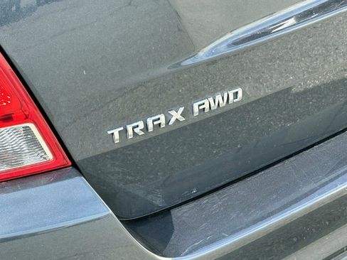 Certified 2022 Chevrolet Trax LT w/ LT Convenience Package image 9