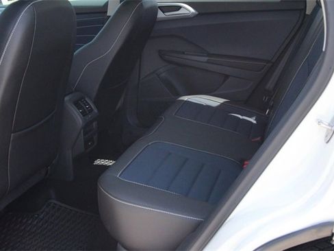 New 2025 Volkswagen Taos SEL image 19
