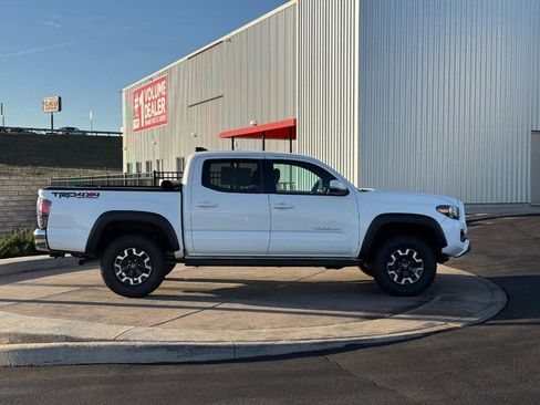 Certified 2021 Toyota Tacoma SR5 image 2